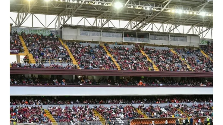 La afición del Saprissa no se guardo nada en redes sociales y culpan al DT por el resultado (Saprissa)