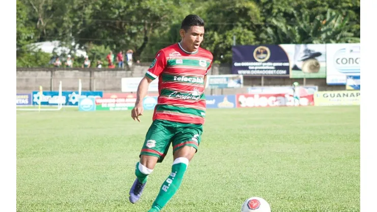 El lateral derecho que busca contratar Alajuelense.