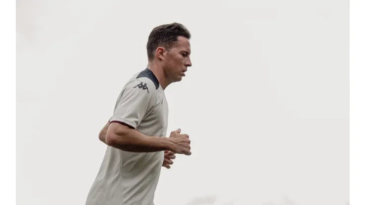 Bryan Oviedo ya se entrena con el Deportivo Saprissa (Saprissa)
