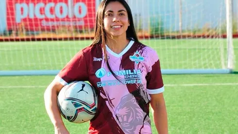 Ana Lucía Martínez es presentada en su nuevo equipo