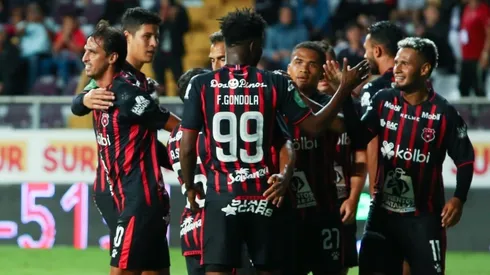 Alajuelense deberá dejar a uno de sus extranjeros en las gradas (LDA)