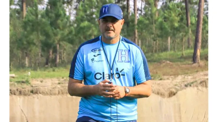 Diego Vásquez no ve como salvadores a los legionarios