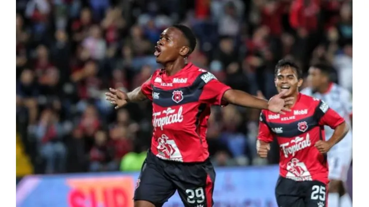 Bryan Félix, la joya hondureña que brilla en Alajuelense.