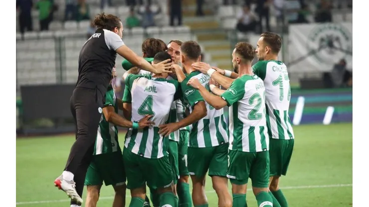 Francisco Calvo anotó su primer gol con Konyaspor en UEFA Conference League.