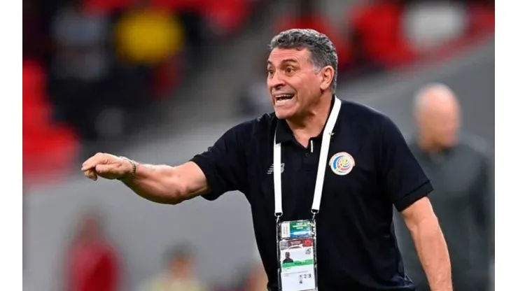 ¿Renueva con Costa Rica? Agente de Luis Fernando Suárez despeja futuro del técnico.