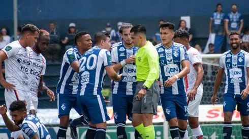 Cartaginés volvió a perder, esta vez ante Puntarenas FC y tras el juego se suscitó tremendo encontronazo entre equipos (PFC)