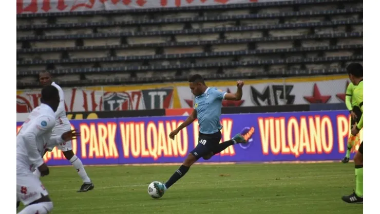 Ismael Díaz vuelve a figurar con gol y asistencia