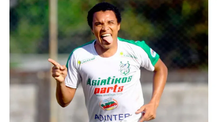 Rambo De León responde a los que lo critican por no retirarse