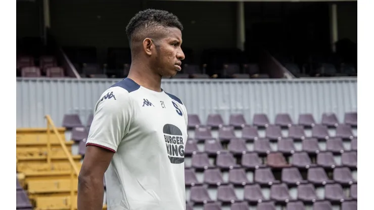 Fidel Escobar no pudo debutar con Saprissa