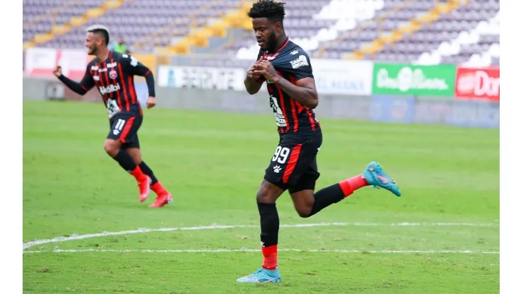 Góndola y López le dan el triunfo a Alajuelense