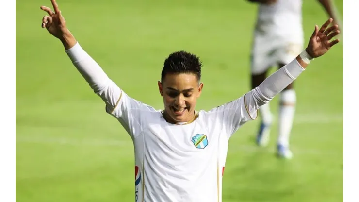 Óscar Santis se mostró enfocado en Comunicaciones