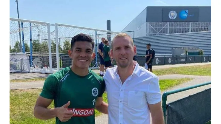 ¿Qué hace Alonso Martínez en las instalaciones del Manchester City?