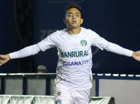 Oscar Santis está molesto con Comunicaciones