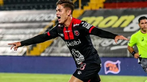 Brandon Aguilera debe regresar a Alajuelense