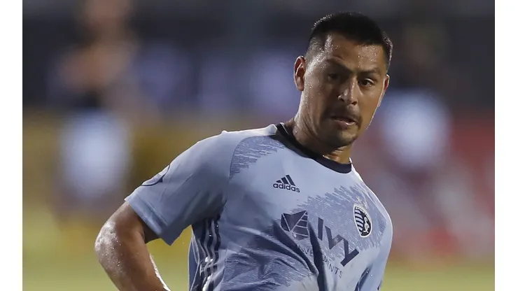 Roger Espinoza recibe premio en la MLS