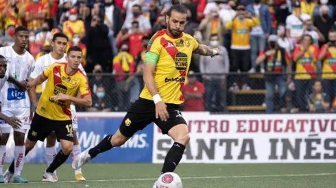 Yendrick Ruiz, goleador del Herediano (CSH)