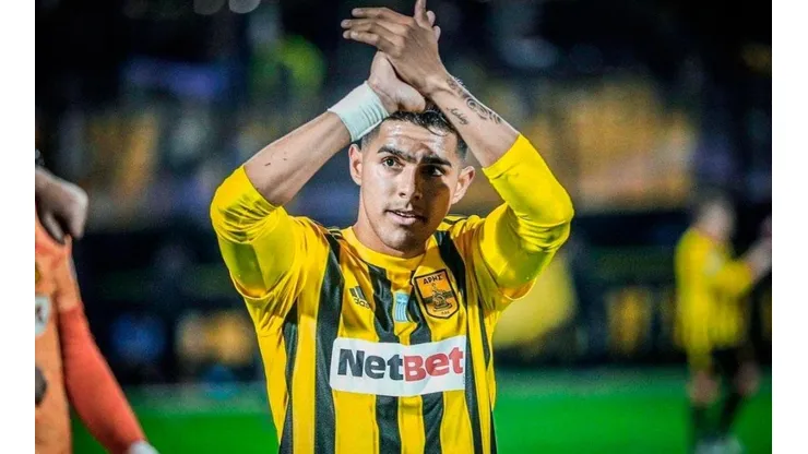 Luis Palma es titular en victoria del Aris Salónica contra el Olympiakos