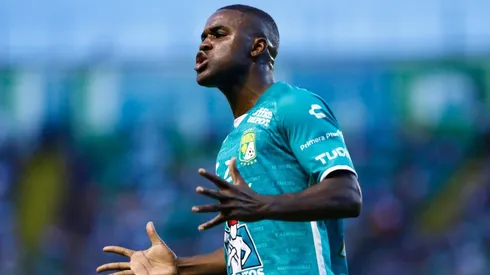 Joel Campbell anotó su primer gol de la temporada con León ante Pumas.