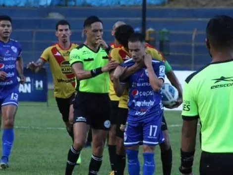 Partido de Cobán y Herediano termina en una pelea