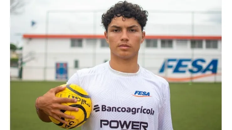 Carlos Ramírez pasó del FESA a un grande de América