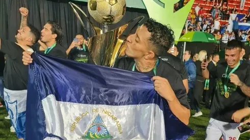 Byron Bonilla denunció que UNAFUT no le permitía celebrar con la bandera de Nicaragua.