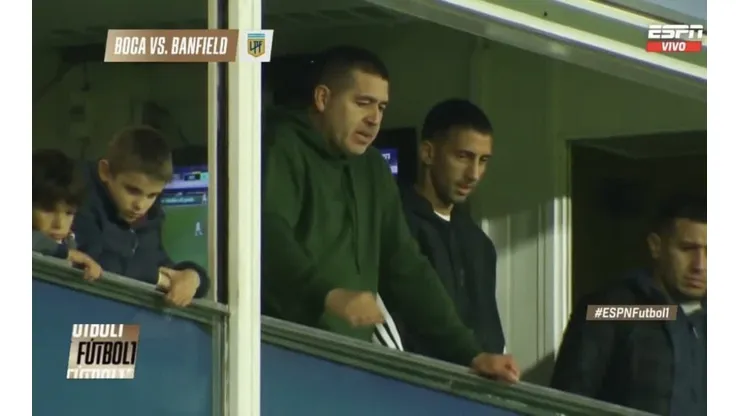 Mariano Torres compartió con Juan Román Riquelme en partido de Boca Juniors.