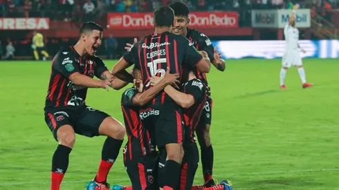 Alajuelense busca cerrar el fichaje de un extranjero ex Saprissa.