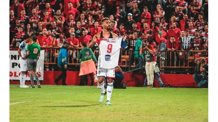 Marcel Hernández celebró así su gol