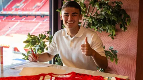 Manfred Ugalde jugará una temporada más con el Twente (Manfred Ugalde, Facebook)