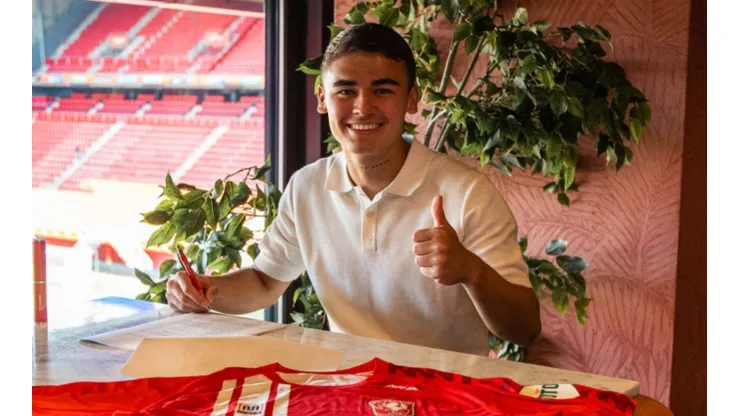Manfred Ugalde jugará una temporada más con el Twente (Manfred Ugalde, Facebook)