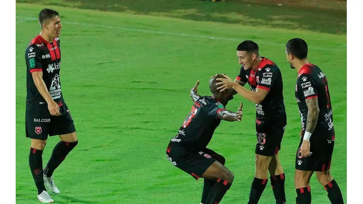 Ex jugador de Alajuelense firmó con club de Italia.