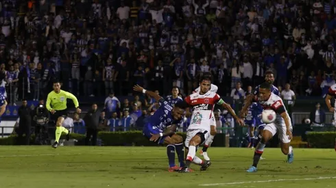 Cartaginés saca ventaja en la Gran Final ante Alajuelense y se acerca a su ansiado título.
