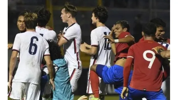 Costa Rica recibe fuerte sanción por la bronca en el juego ante Estados Unidos