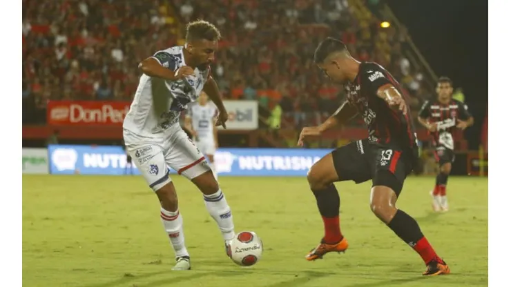 Alajuelense y Cartaginés vuelven a empatar y el campeón se definirá en la Gran Final