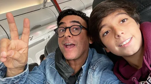 Adal Ramones junto a su hijo están en Costa Rica para vivir la final entre Cartaginés y Alajuelense (Adal Ramones, Facebook)