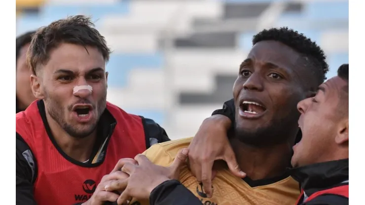José Fajardo y Abdiel Ayarza se coronan campeones en Perú