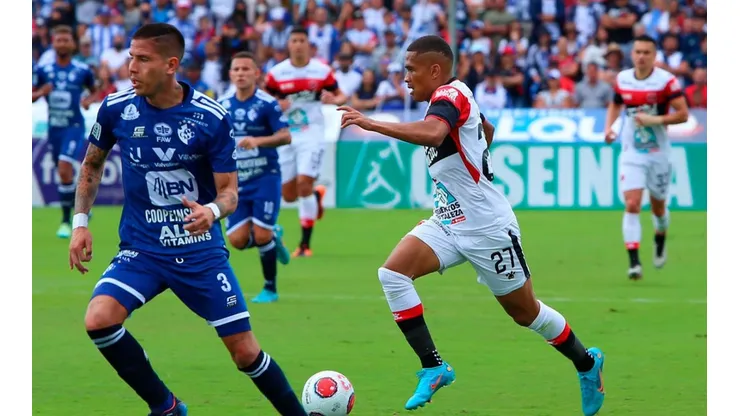 ¡Se decidirá en el Morera Soto! Alajuelense y Cartaginés empatan en el primer juego de la final.