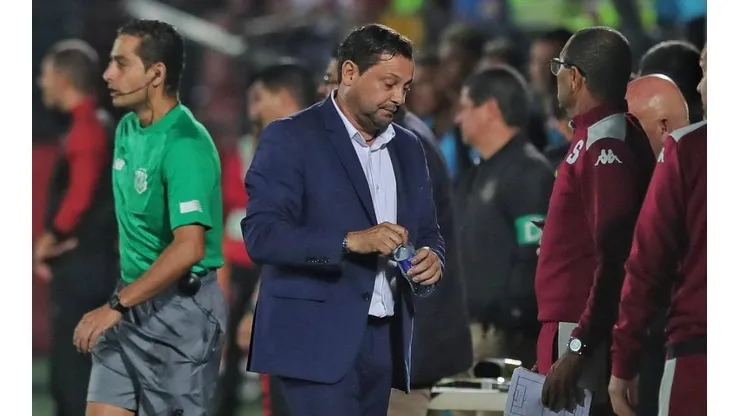 Jeaustin Campos se mostró molesto por el corto plantel