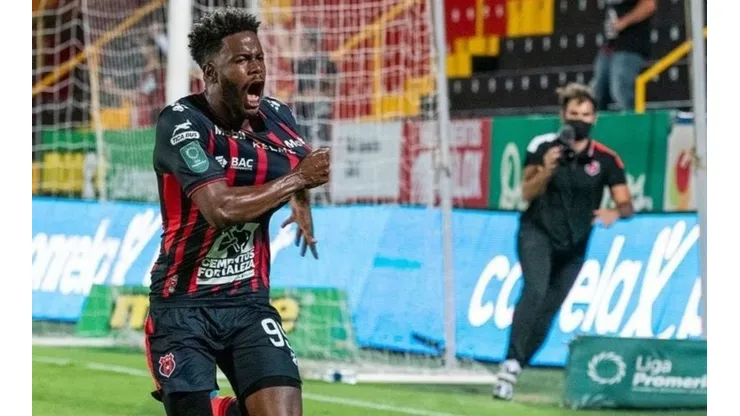 Freddy Góndola anotó y clasificó a la gran final de la Liga Promerica