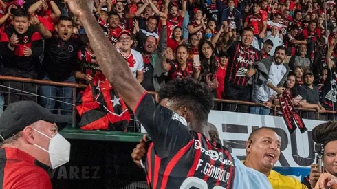Freddy Góndola levanta los elogios de aficionados Manudos
