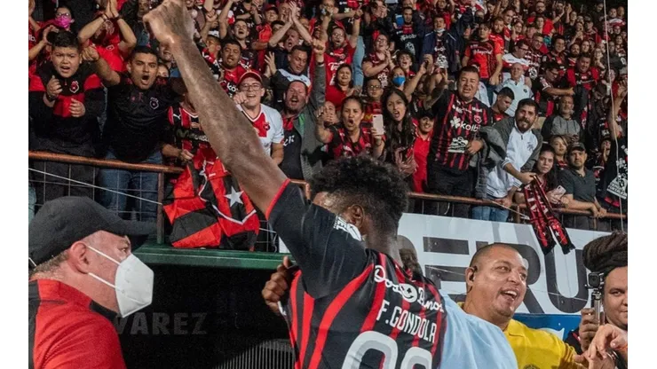 Freddy Góndola levanta los elogios de aficionados Manudos