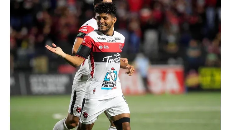 Johan Venegas analizó las ida de las semis