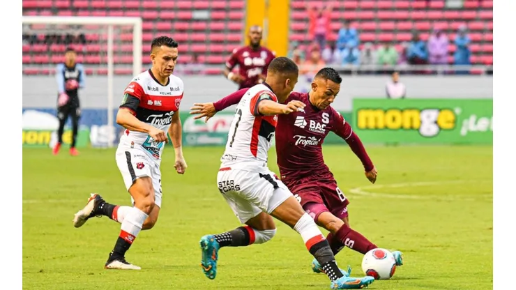 Alajuelense y Saprissa definen una de los series para la final de segunda fase (Saprissa)