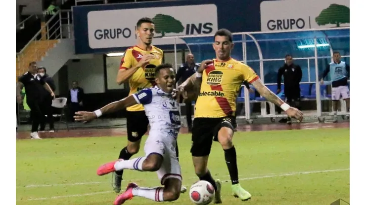 ¡No habrá bicampeonato! Cartaginés avanza a la final tras eliminar a Herediano.