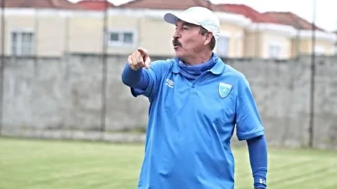 Rafael Loredo mandó al frente a sus jugadores tras la goleada ante El Salvador