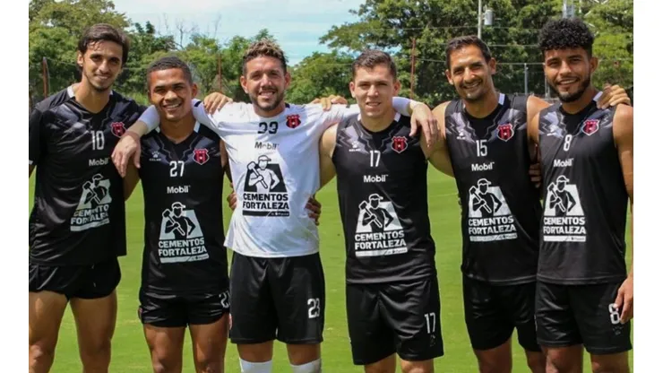 Los 6 jugadores manudos que estaban con la Selección Mayor ya se sumaron a las prácticas con su club (LDA)