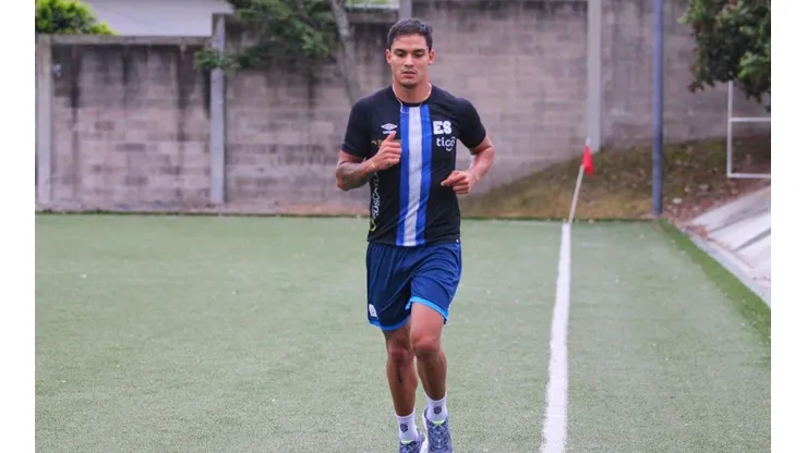 Erick Cabalceta podría estar ante Granada hoy