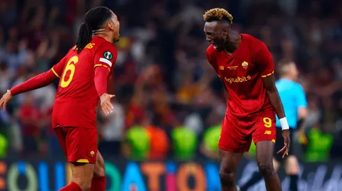 Inglés campeón de Conference League disfruta de vacaciones en Costa Rica.