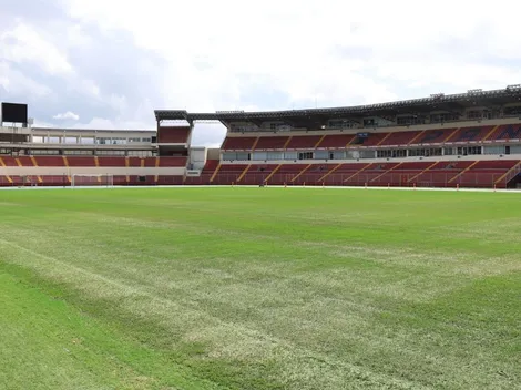 Grama del Estadio Rommel Fernández en pésimo estado