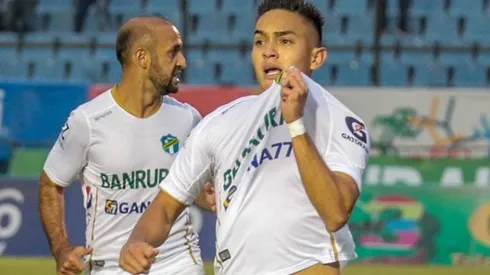 Los detalles que faltan para que Oscar Santis sea legionario